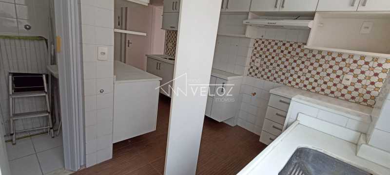 Apartamento à venda com 3 quartos, 90m² - Foto 2