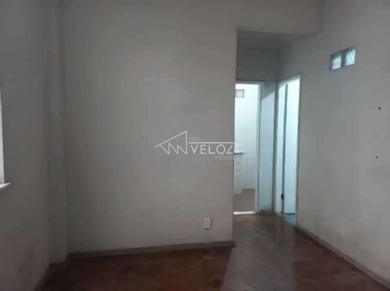 Apartamento à venda com 1 quarto, 39m² - Foto 2