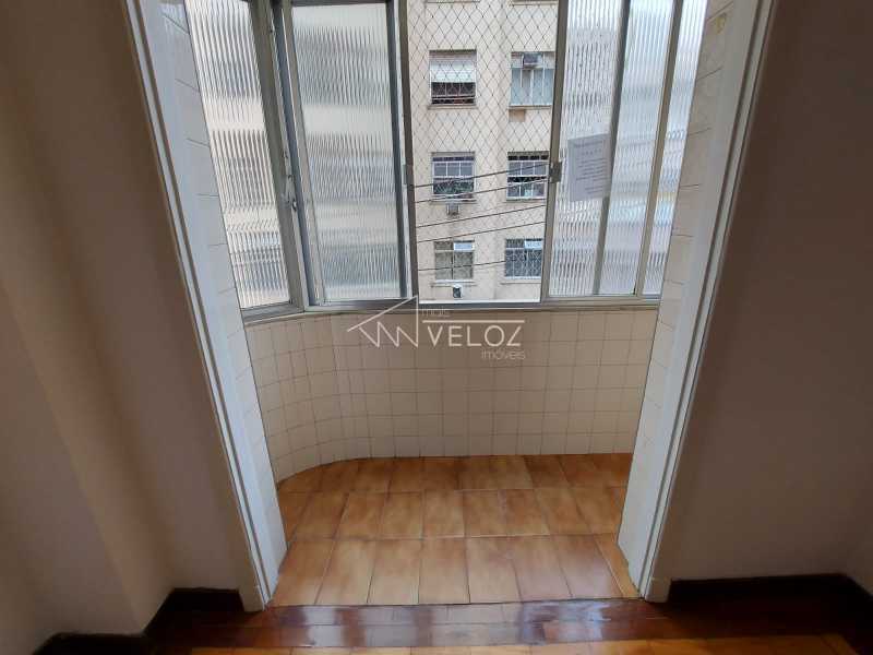 Apartamento à venda com 2 quartos, 69m² - Foto 4