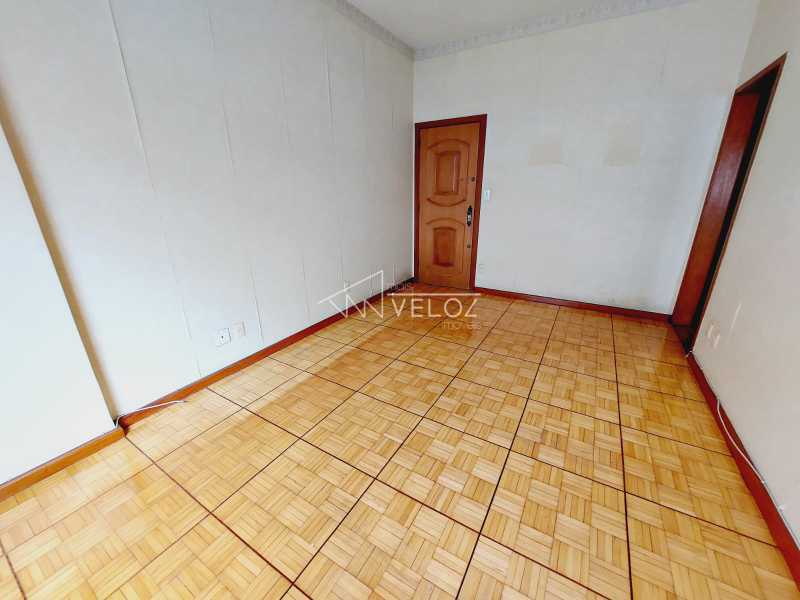 Apartamento à venda com 2 quartos, 76m² - Foto 3