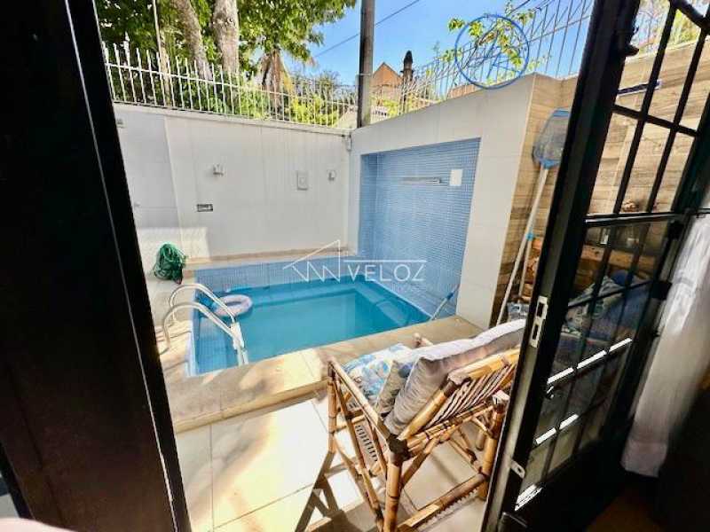 Casa à venda com 4 quartos, 169m² - Foto 2