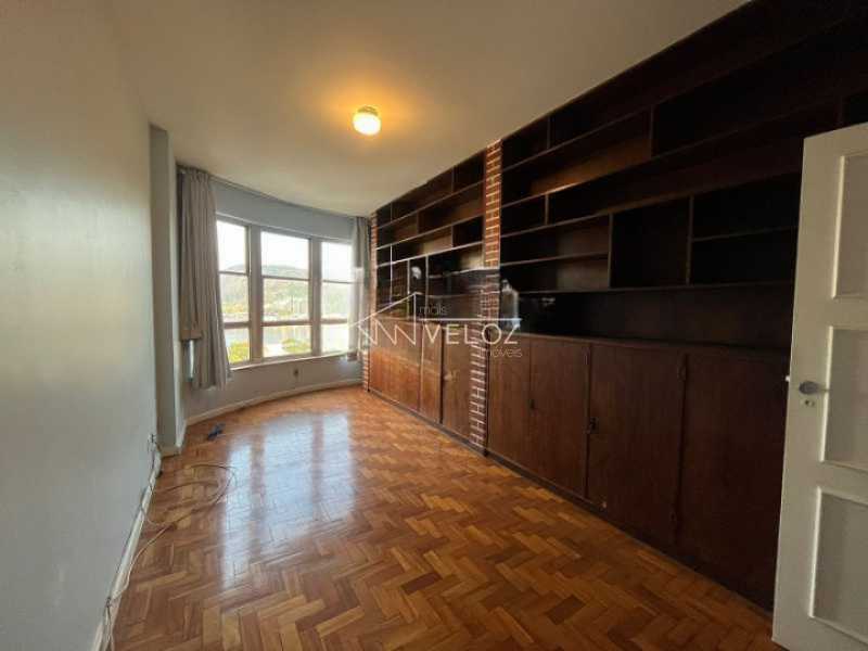 Apartamento à venda com 3 quartos, 190m² - Foto 9