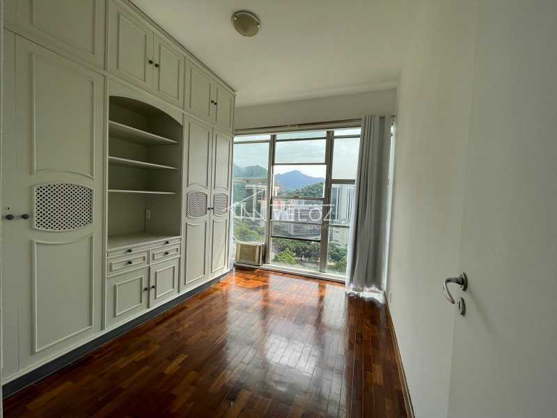 Apartamento à venda com 2 quartos, 84m² - Foto 9