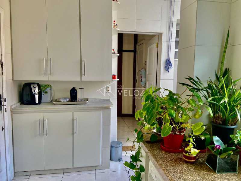 Apartamento à venda com 4 quartos, 182m² - Foto 11