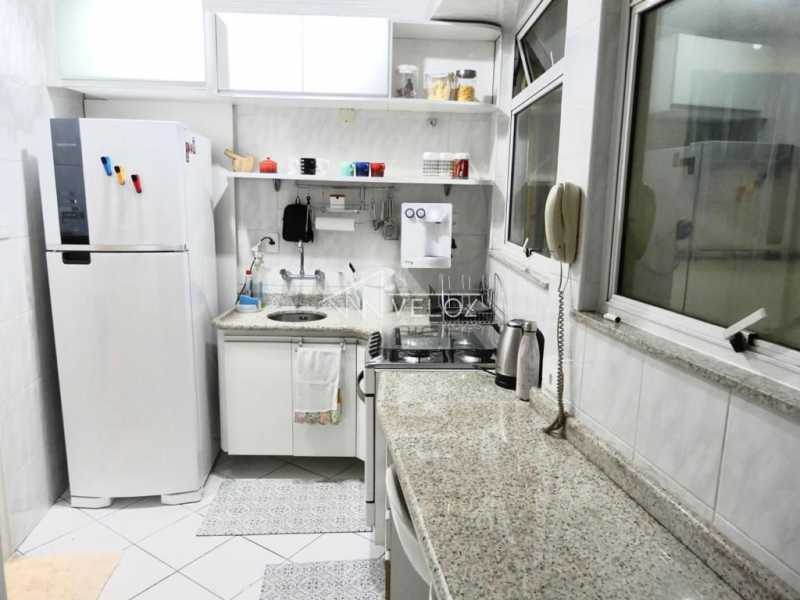 Apartamento à venda com 2 quartos, 62m² - Foto 13