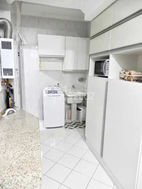 Apartamento à venda com 2 quartos, 62m² - Foto 14