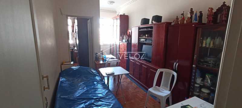 Apartamento à venda com 2 quartos, 64m² - Foto 2