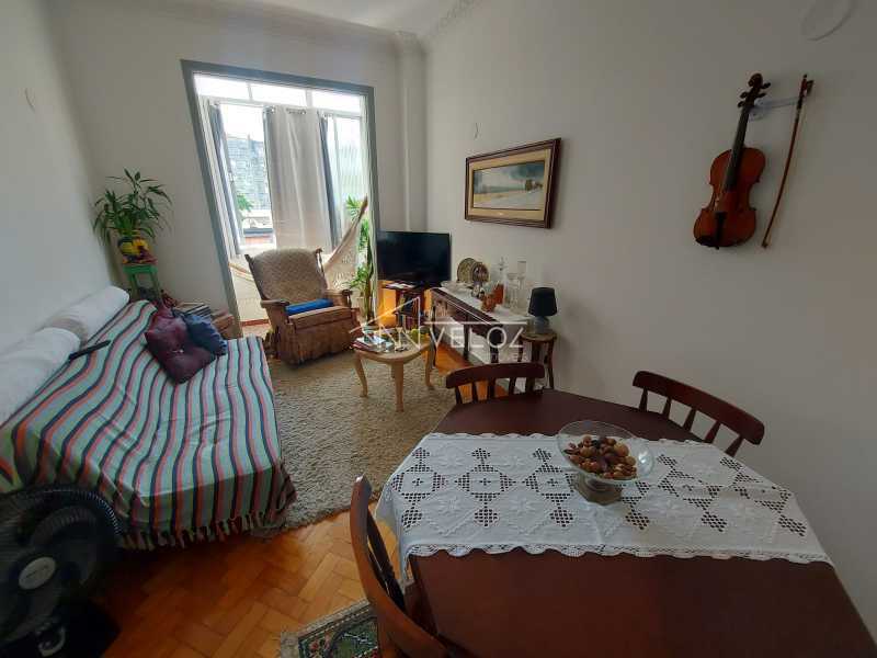 Apartamento à venda com 2 quartos, 70m² - Foto 1