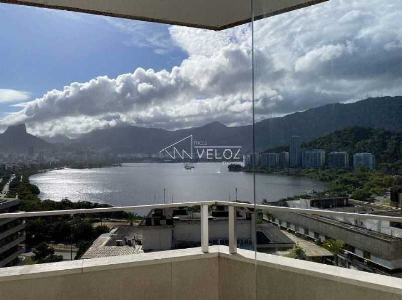 Apartamento à venda com 3 quartos, 105m² - Foto 2