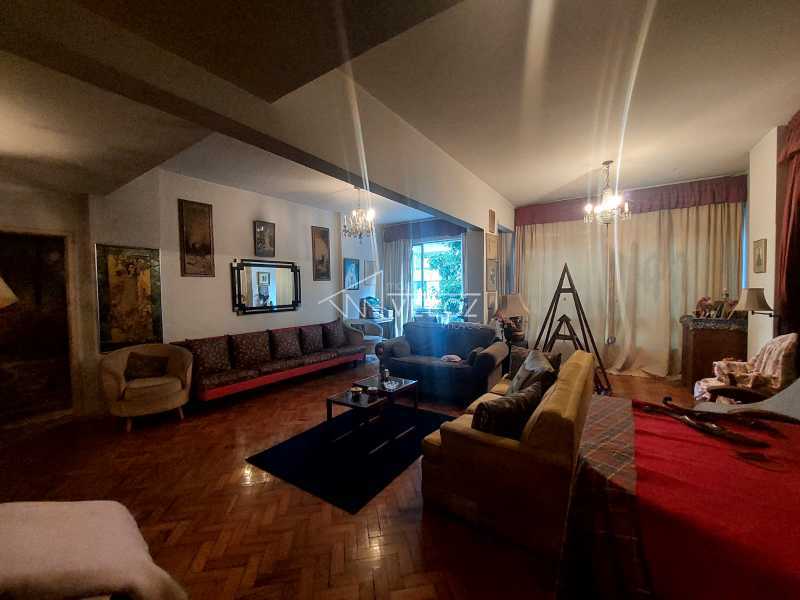 Apartamento à venda com 4 quartos, 211m² - Foto 2
