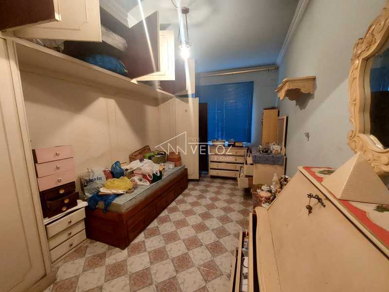 Apartamento à venda com 4 quartos, 211m² - Foto 9