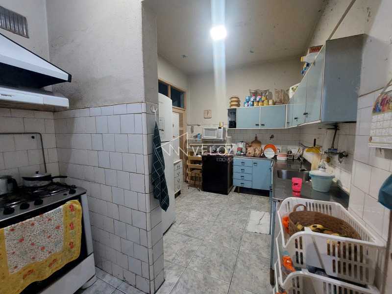 Apartamento à venda com 4 quartos, 211m² - Foto 17