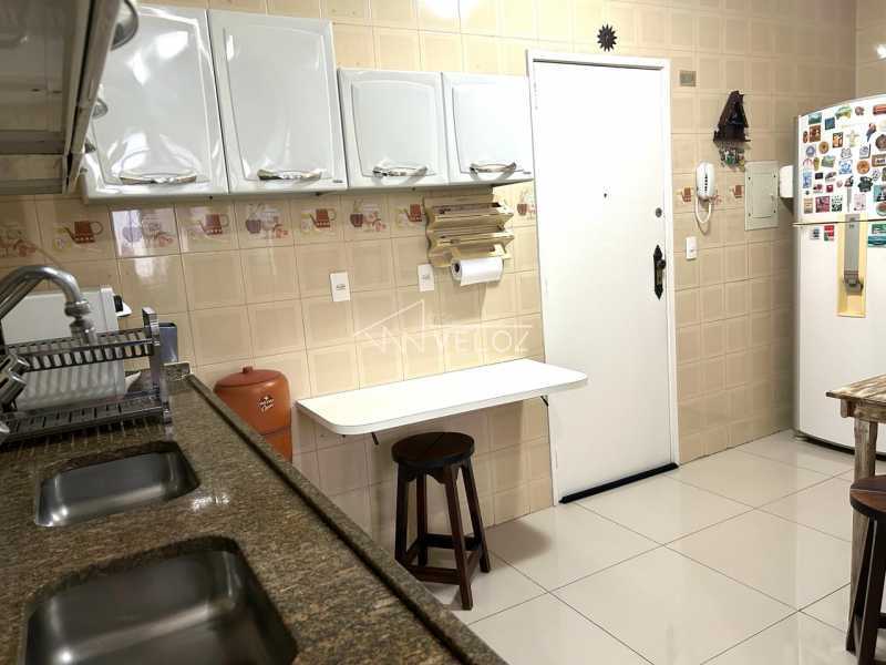 Apartamento à venda com 3 quartos, 98m² - Foto 25