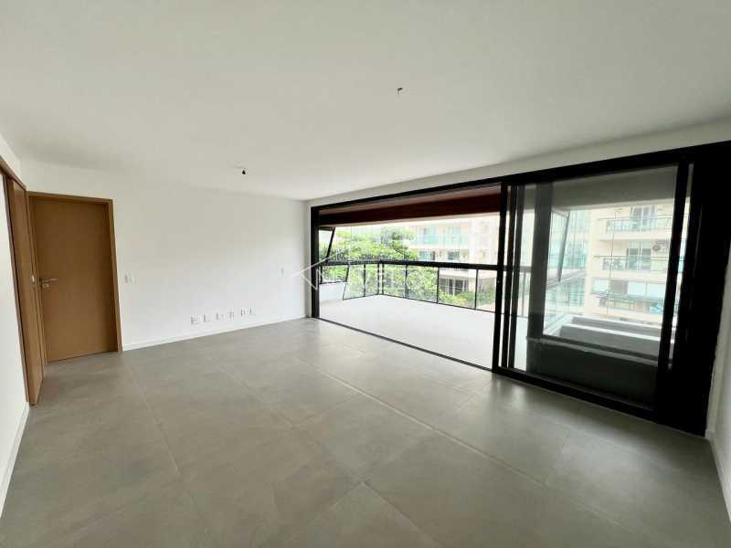 Apartamento à venda com 4 quartos, 151m² - Foto 1