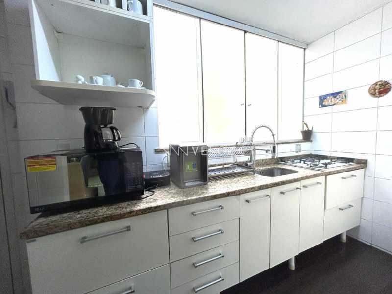 Apartamento à venda com 3 quartos, 110m² - Foto 6