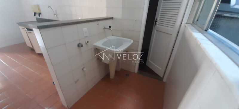 Apartamento à venda com 2 quartos, 70m² - Foto 4