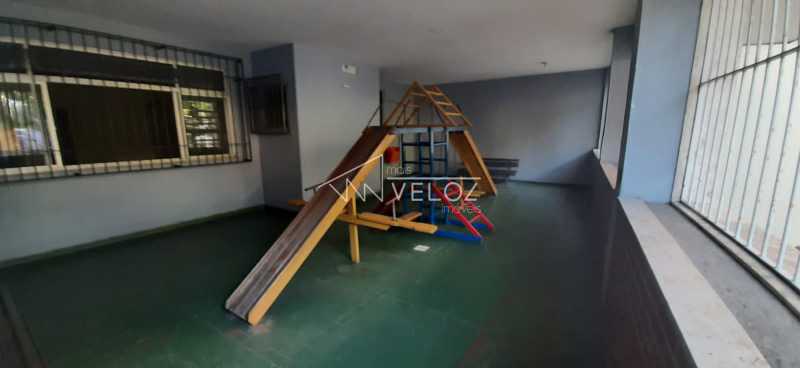 Apartamento à venda com 2 quartos, 70m² - Foto 14