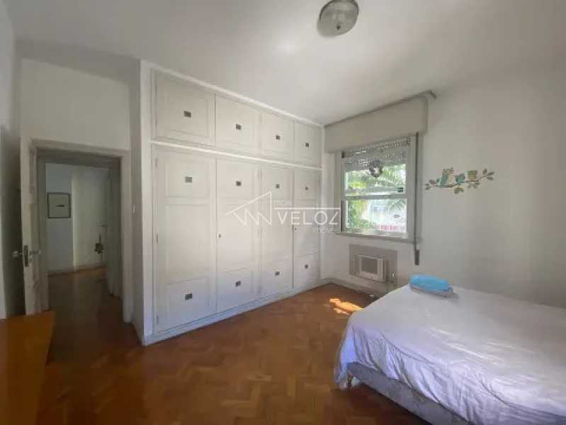 Apartamento à venda com 3 quartos, 227m² - Foto 9