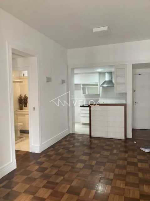 Apartamento à venda com 2 quartos, 65m² - Foto 2