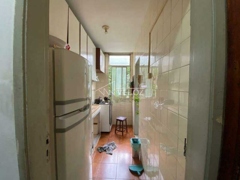 Apartamento à venda com 2 quartos, 45m² - Foto 2