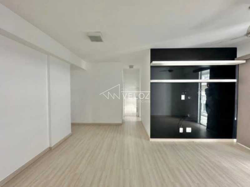 Apartamento à venda com 2 quartos, 70m² - Foto 3