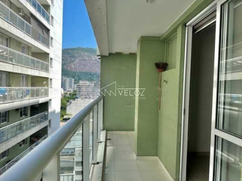 Apartamento à venda com 2 quartos, 70m² - Foto 4