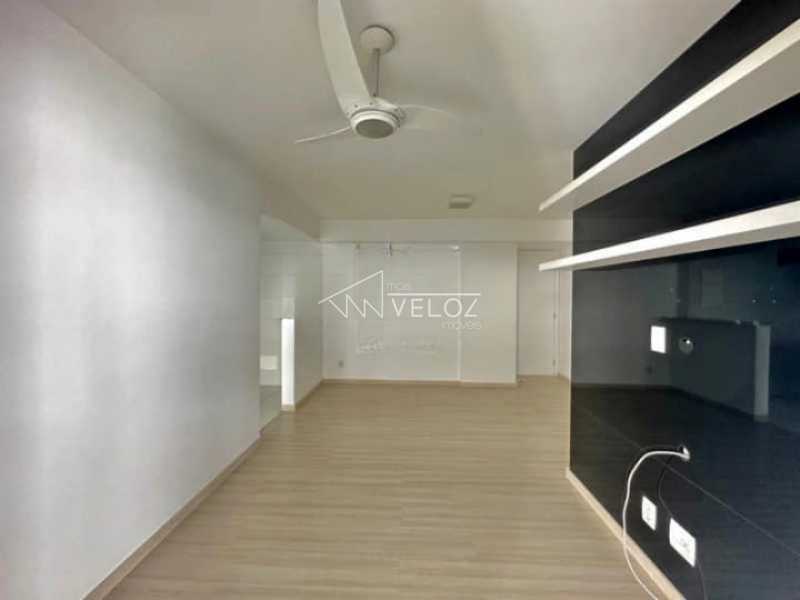 Apartamento à venda com 2 quartos, 70m² - Foto 6