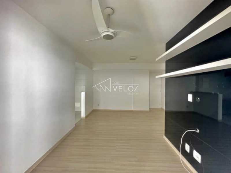 Apartamento à venda com 2 quartos, 70m² - Foto 7