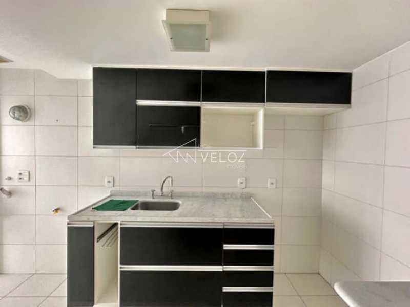 Apartamento à venda com 2 quartos, 70m² - Foto 9