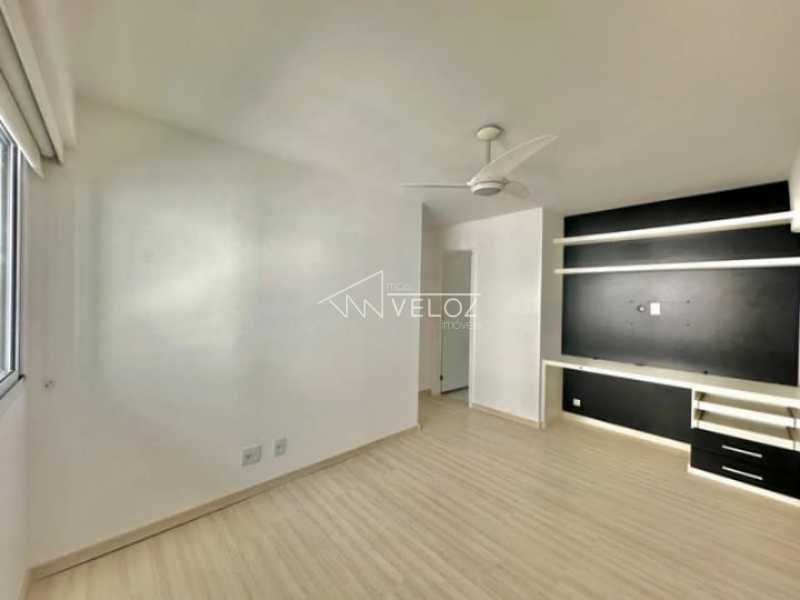 Apartamento à venda com 2 quartos, 70m² - Foto 11