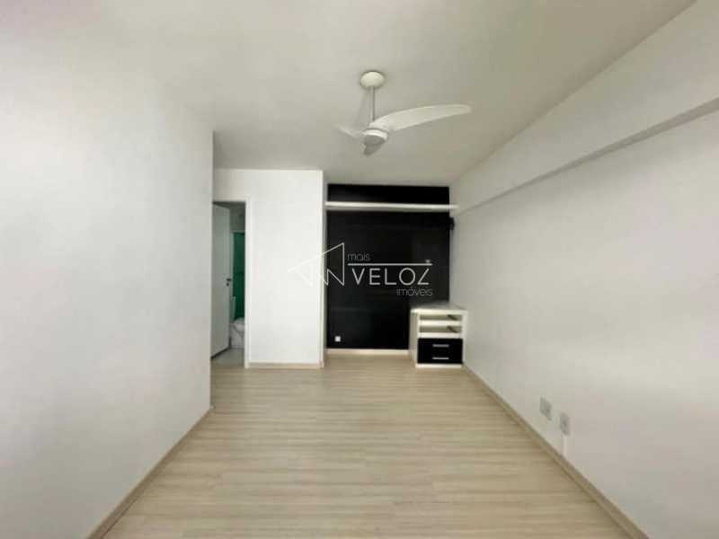 Apartamento à venda com 2 quartos, 70m² - Foto 14