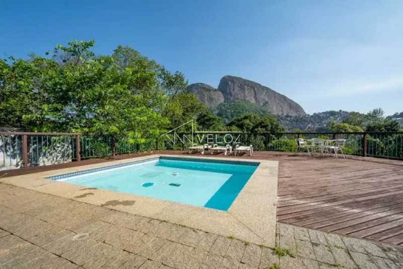 Casa de Condomínio à venda com 4 quartos, 450m² - Foto 20