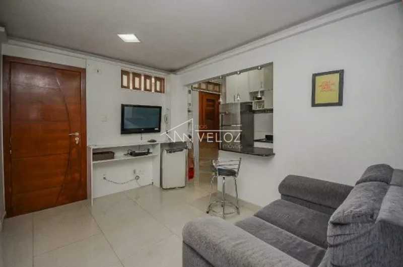 Apartamento à venda com 2 quartos, 62m² - Foto 3