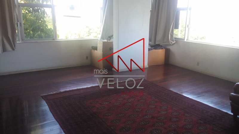 Apartamento à venda com 4 quartos, 230m² - Foto 1