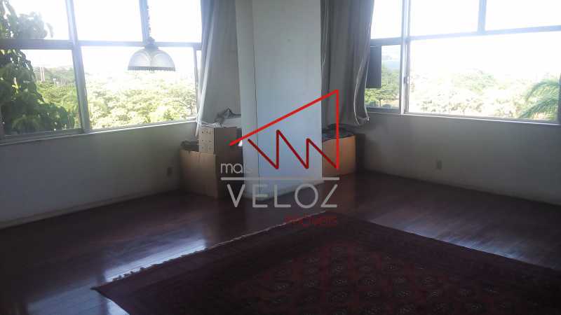 Apartamento à venda com 4 quartos, 230m² - Foto 2