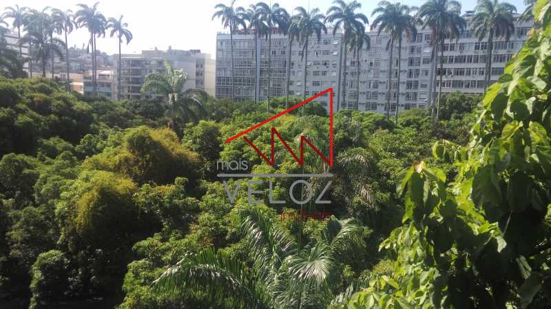 Apartamento à venda com 4 quartos, 230m² - Foto 18