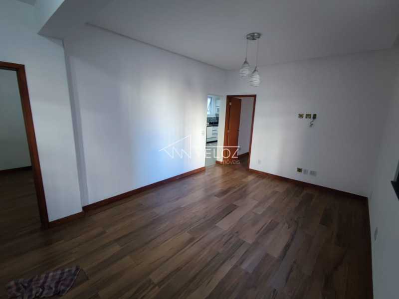 Apartamento à venda com 2 quartos, 78m² - Foto 4