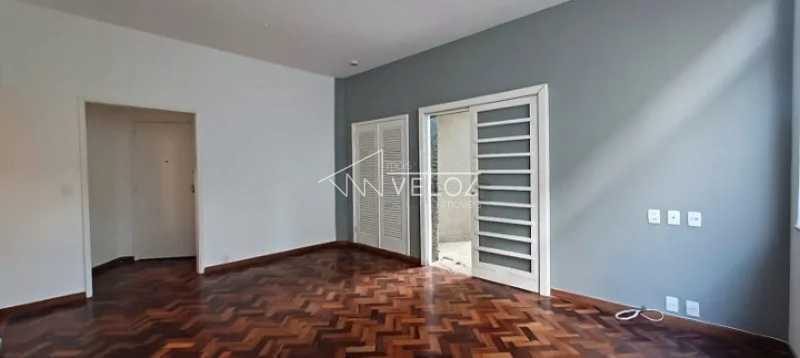 Apartamento à venda com 3 quartos, 120m² - Foto 2