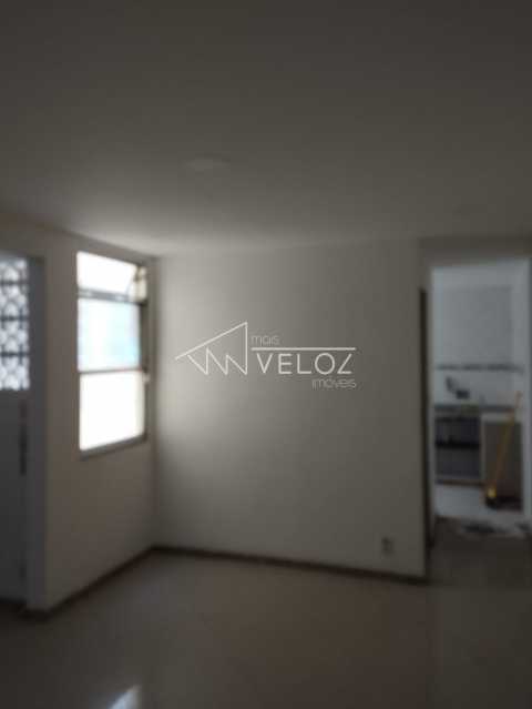 Apartamento à venda com 2 quartos, 46m² - Foto 2