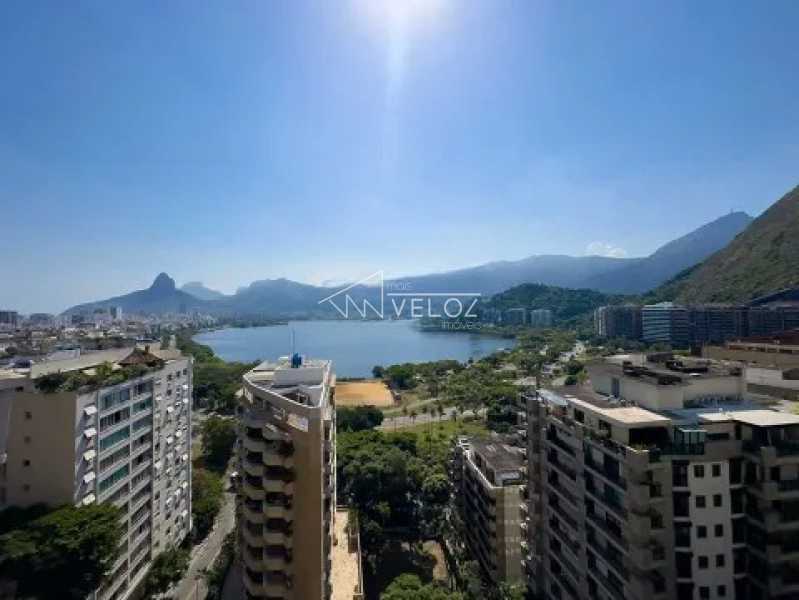 Apartamento à venda com 4 quartos, 155m² - Foto 2