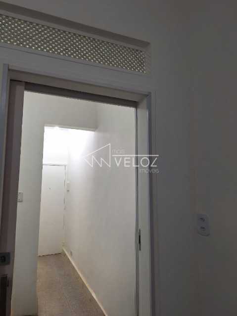 Apartamento à venda com 1 quarto, 21m² - Foto 2