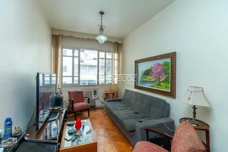 Apartamento à venda com 2 quartos, 84m² - Foto 2