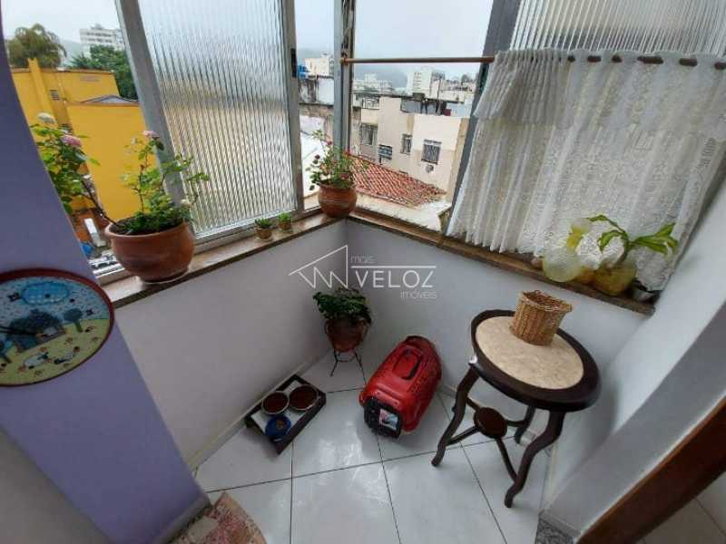 Apartamento à venda com 2 quartos, 70m² - Foto 2