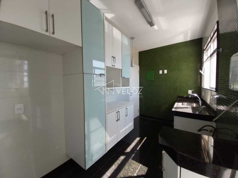 Apartamento à venda com 2 quartos, 75m² - Foto 16