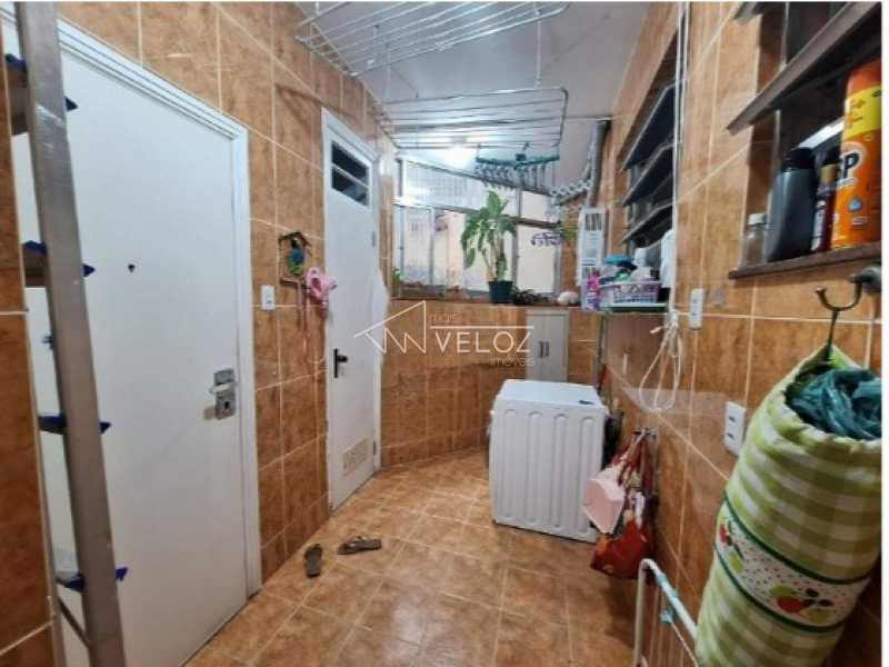 Apartamento à venda com 3 quartos, 180m² - Foto 2