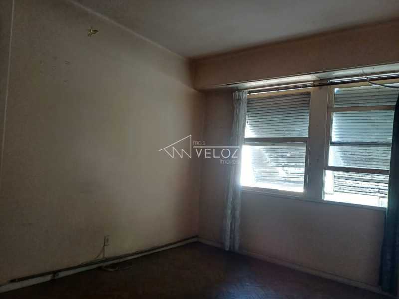 Apartamento à venda com 1 quarto, 32m² - Foto 2