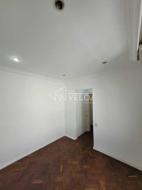 Apartamento à venda com 2 quartos, 63m² - Foto 3