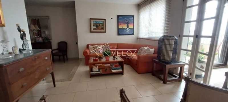 Apartamento à venda com 3 quartos, 160m² - Foto 2