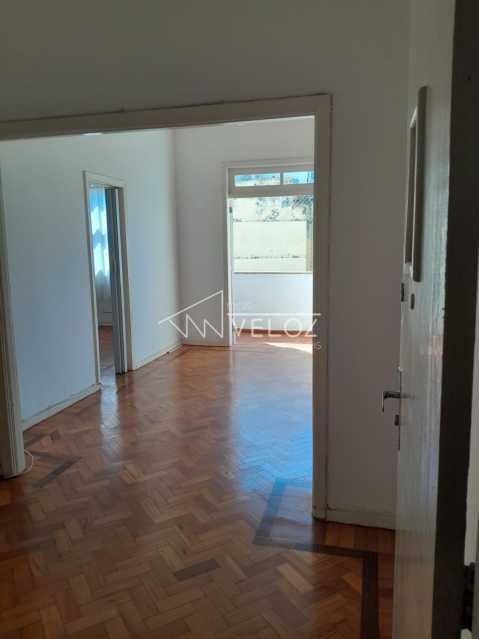 Apartamento à venda com 1 quarto, 45m² - Foto 2