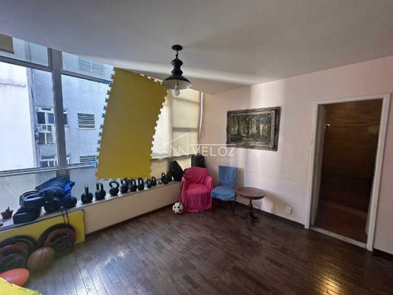 Apartamento à venda com 3 quartos, 81m² - Foto 2